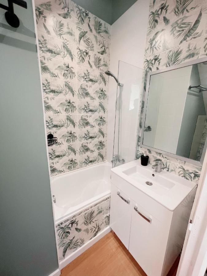 Appartement T2 Quartier Calme / Parking Gratuit Saint-Julien-les-Villas ภายนอก รูปภาพ